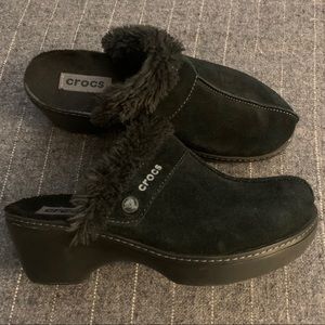 Crocs Cobbler Clogs Suede 9